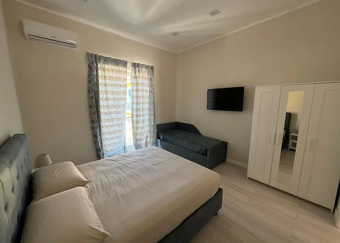 Airport House
